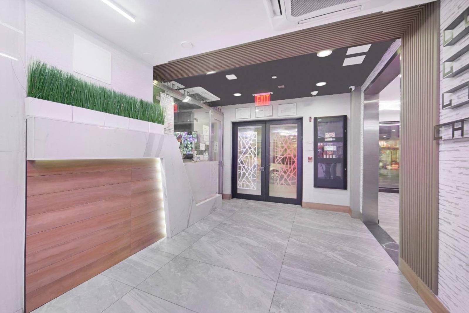 Hotel Tremont Bronx Yankee Stadium New York City Exterior photo